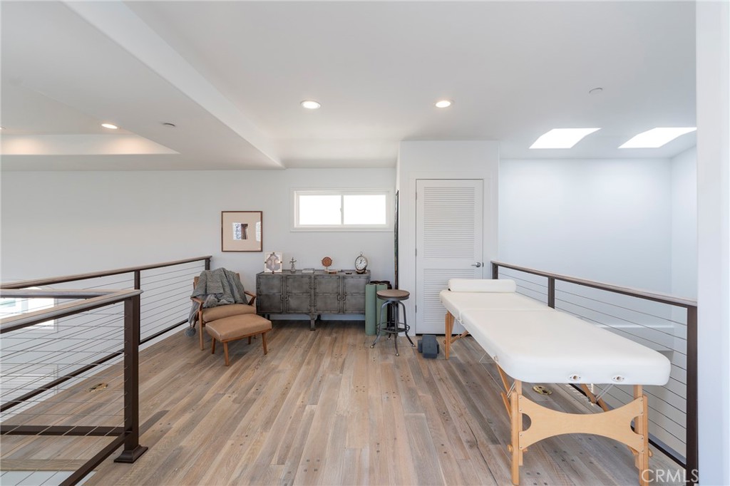 1206 S Catalina Avenue A