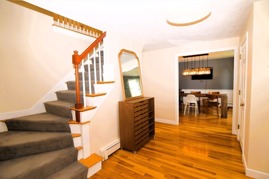 24 Mill Pond Ln