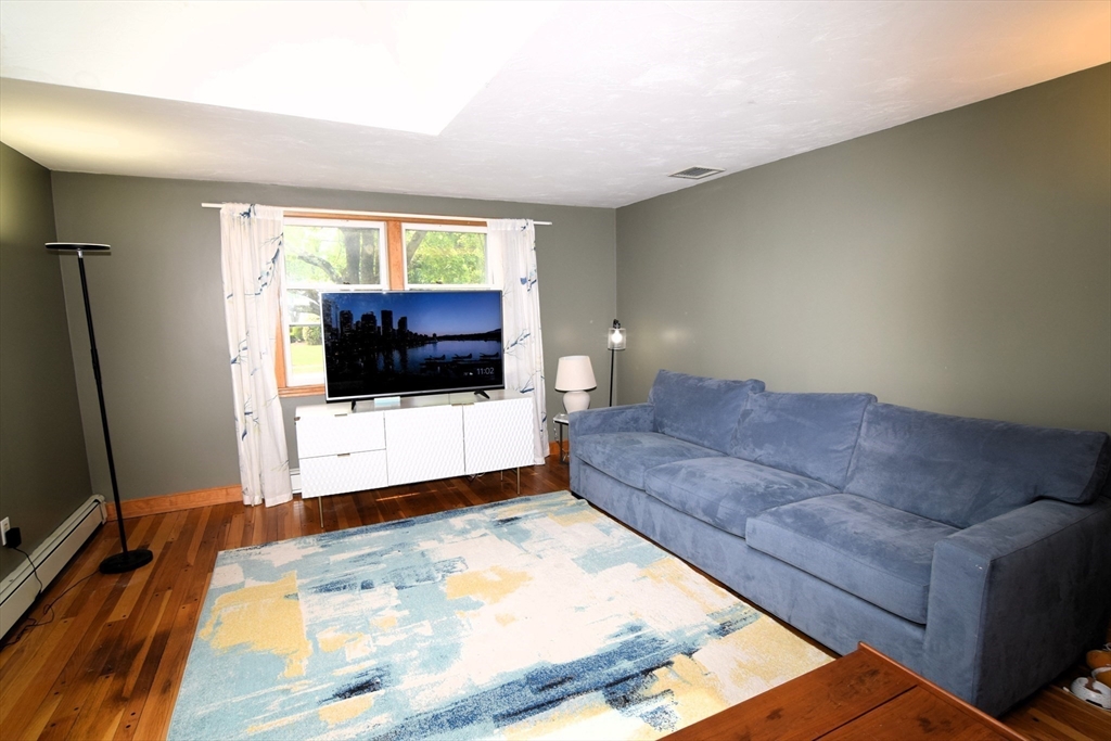 24 Mill Pond Ln
