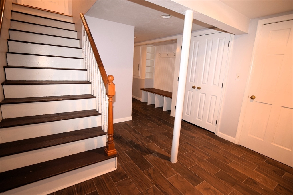 24 Mill Pond Ln