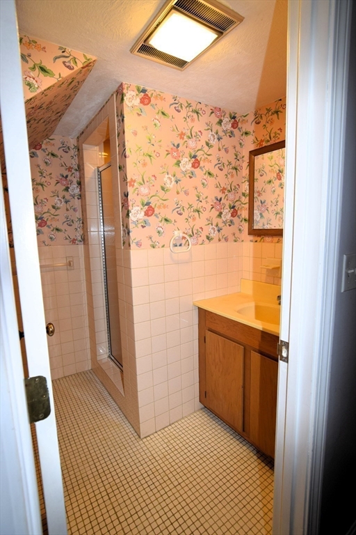 24 Mill Pond Ln