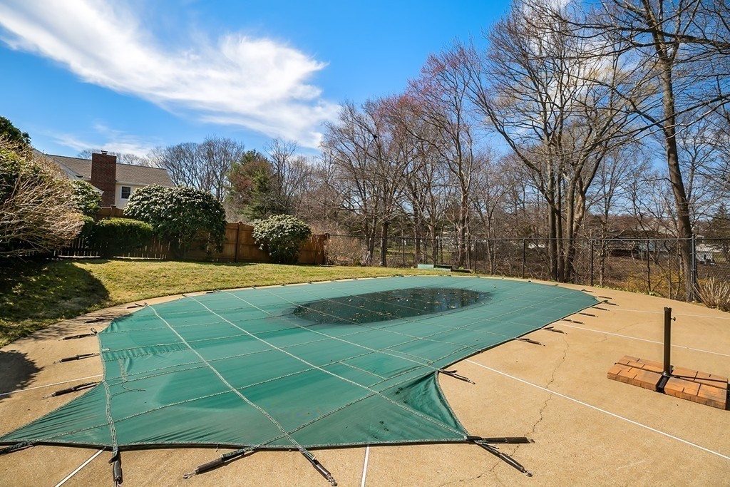 24 Mill Pond Ln