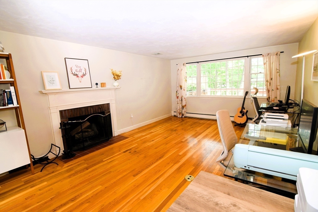 24 Mill Pond Ln