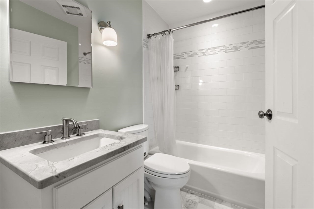 90 Quincy Shore Dr Unit: 701