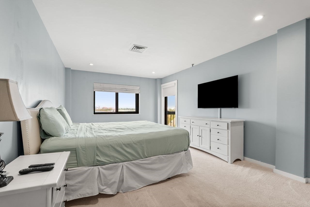 90 Quincy Shore Dr Unit: 701