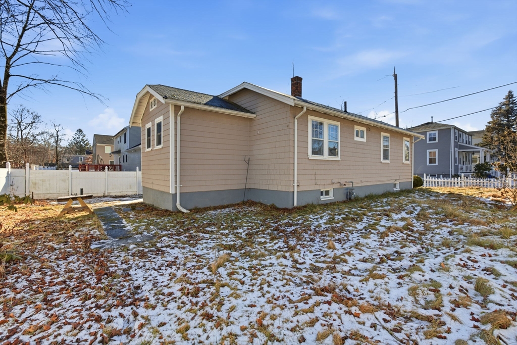 8 Plain St