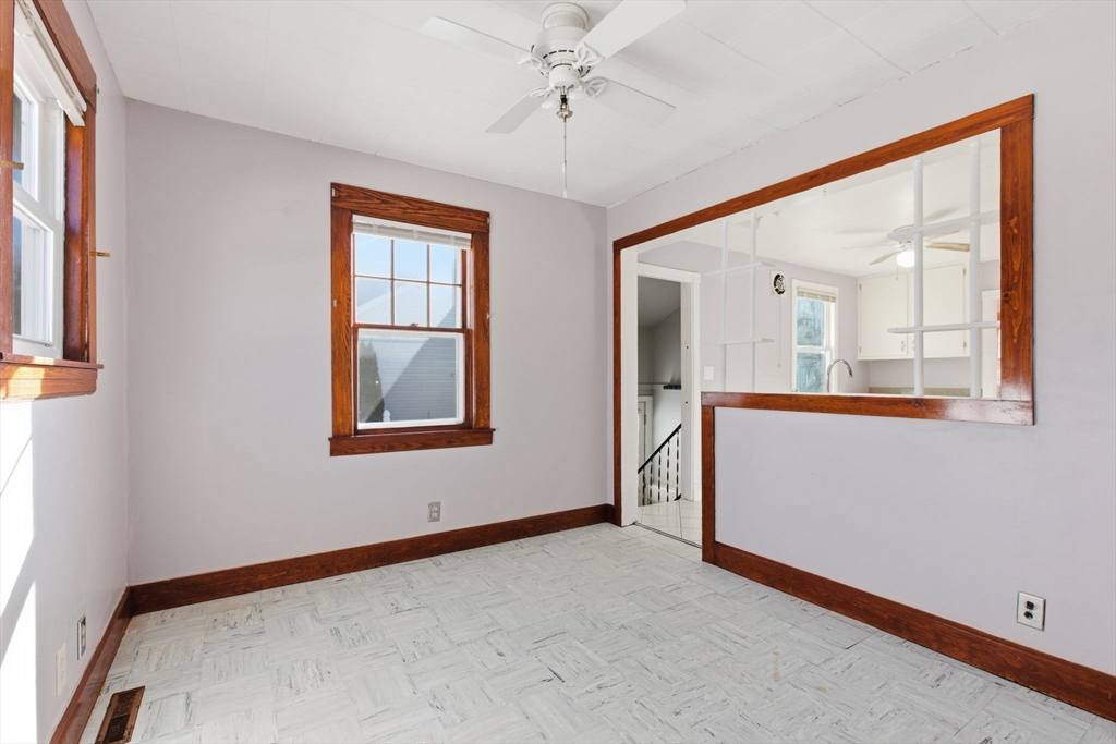 8 Plain St