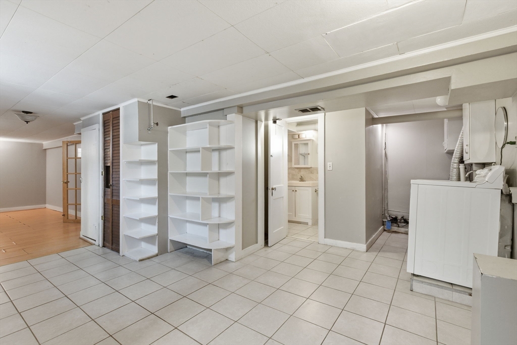 8 Plain St