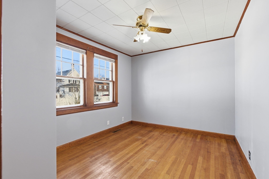 8 Plain St