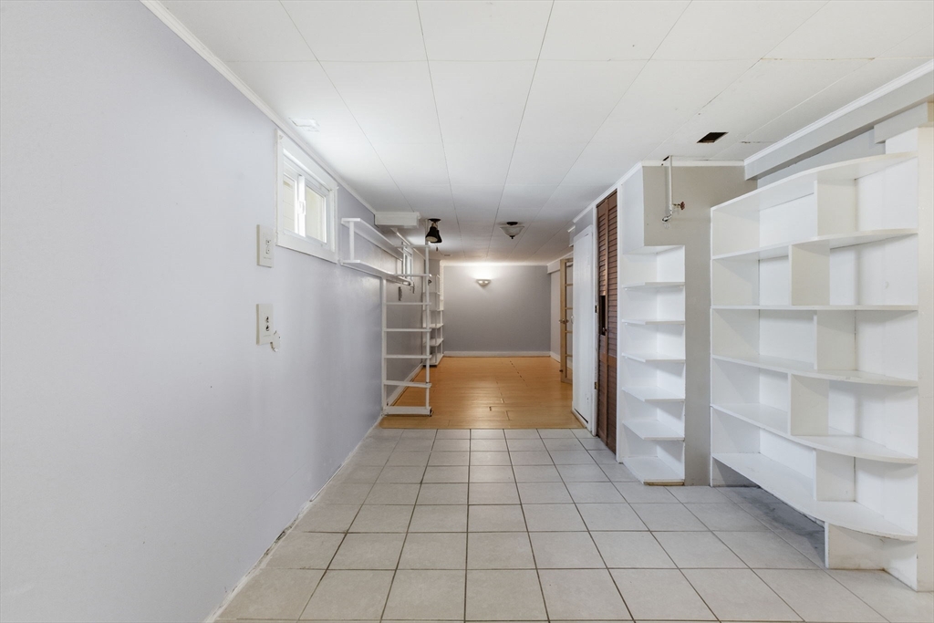 8 Plain St