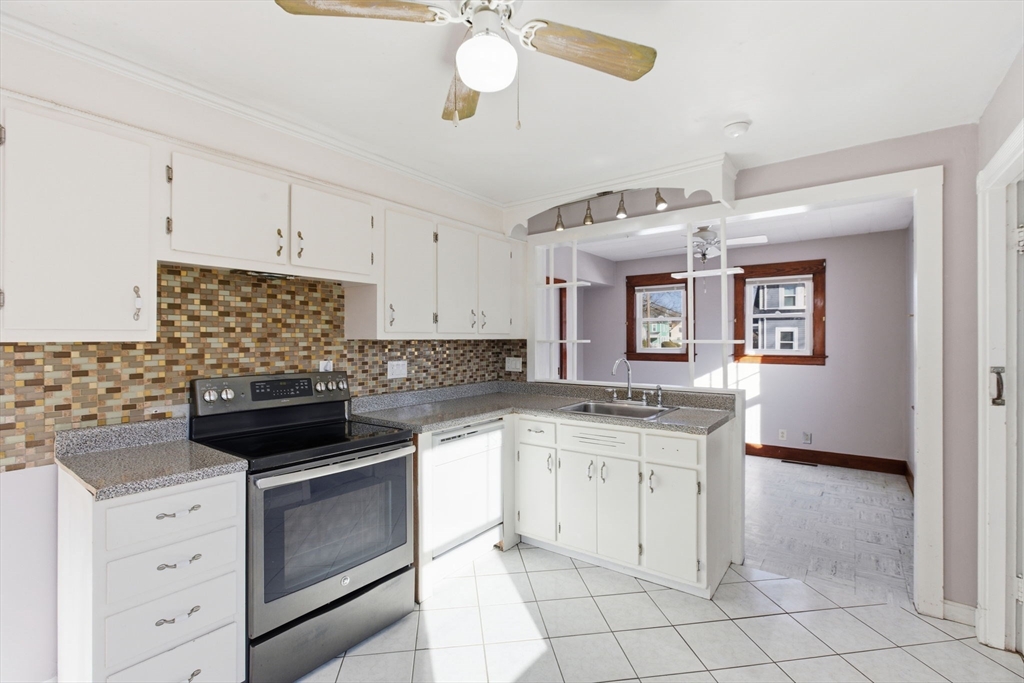 8 Plain St