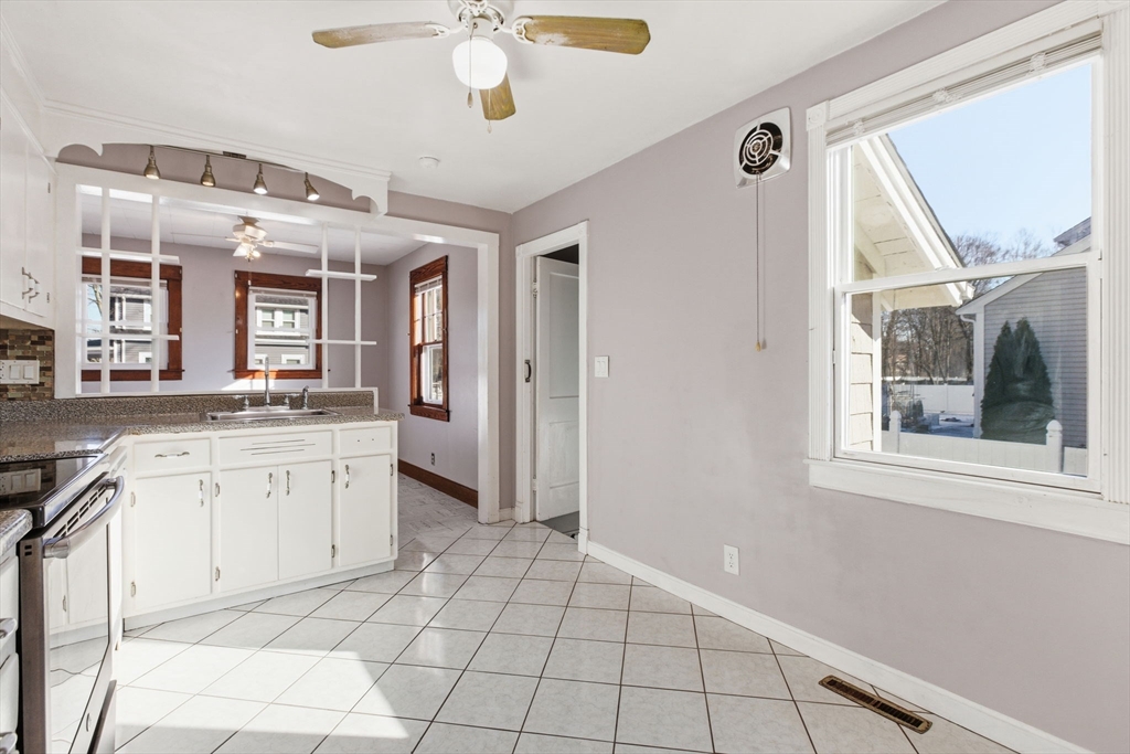 8 Plain St