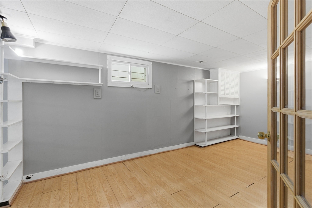 8 Plain St