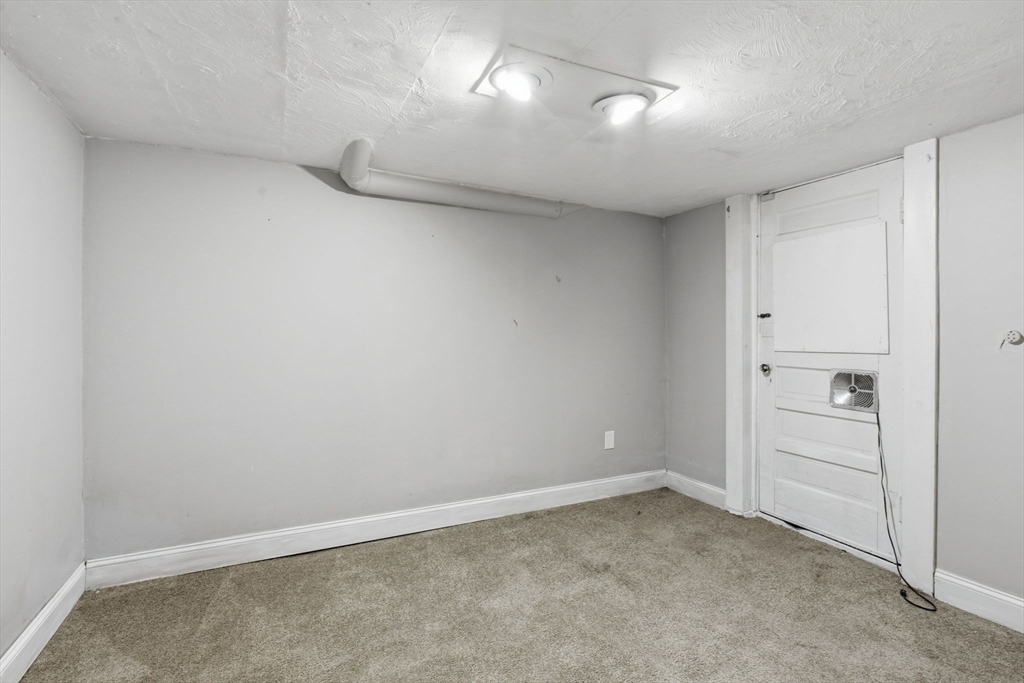 8 Plain St