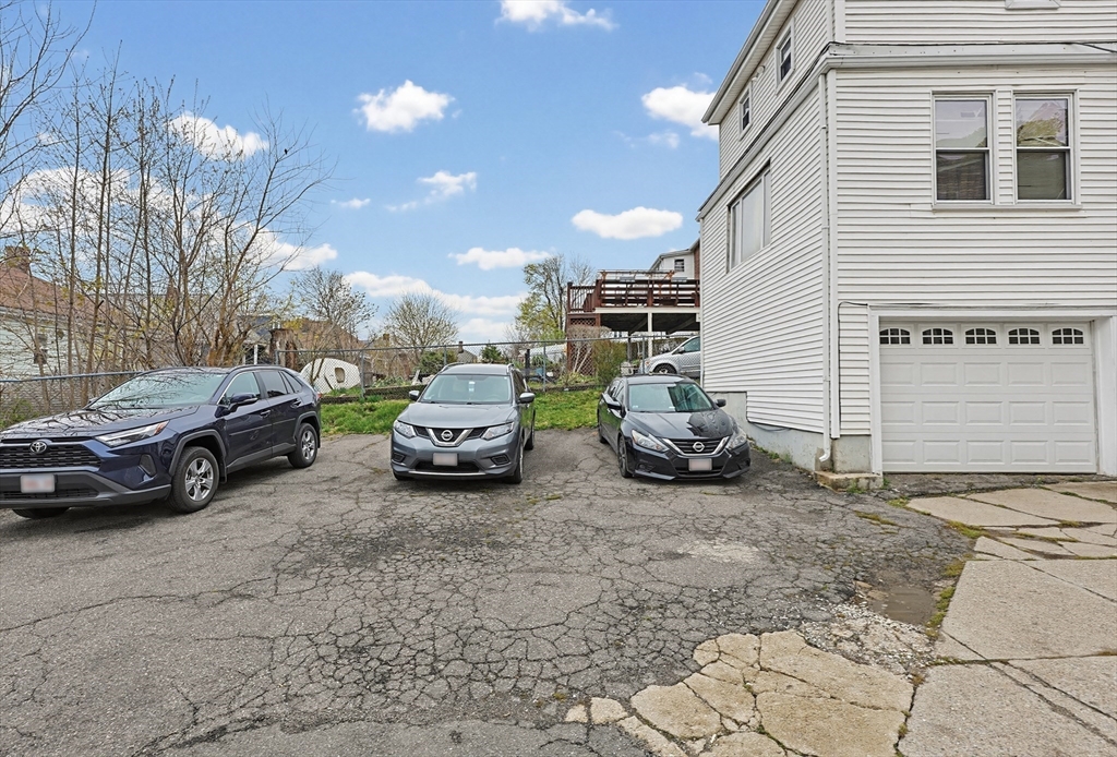 44 Tennis Rd