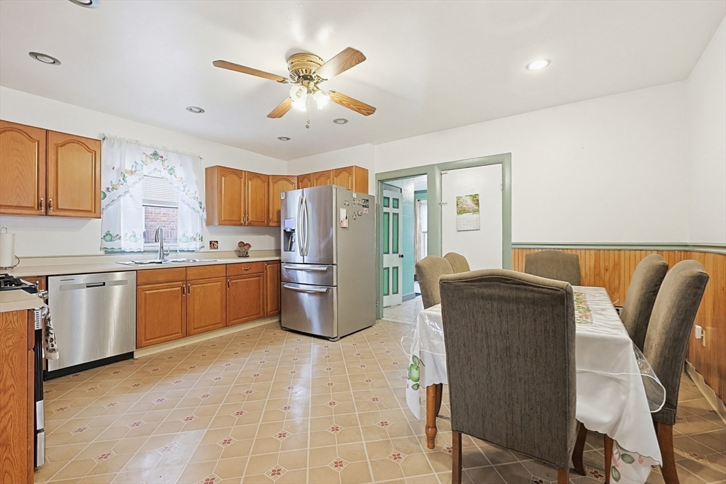 44 Tennis Rd