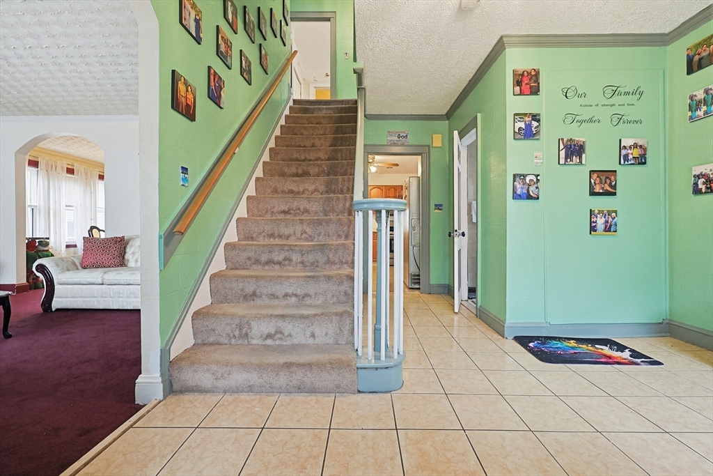 44 Tennis Rd