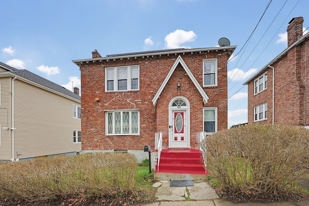 44 Tennis Rd