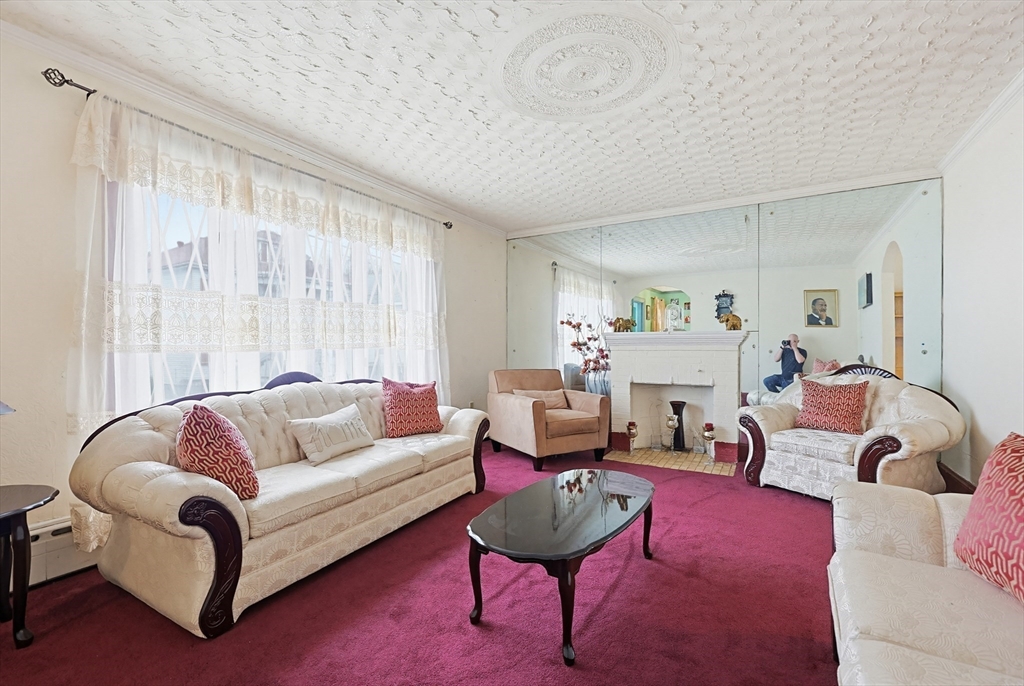 44 Tennis Rd