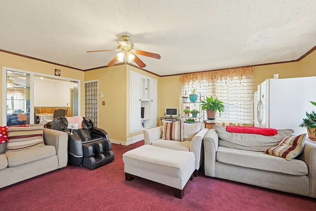 44 Tennis Rd