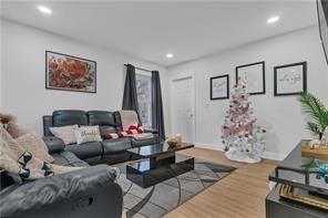 415 Kenyon Ave
