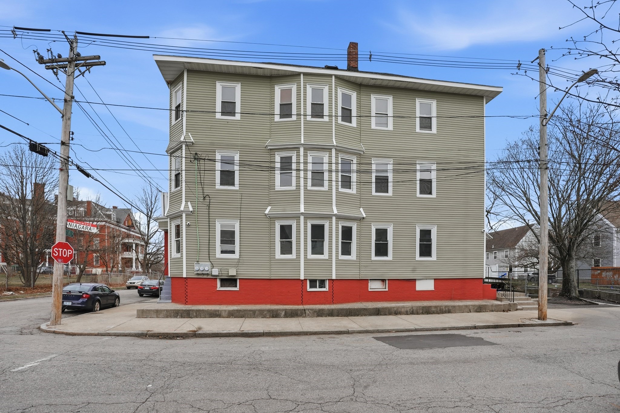 38 Mitchell St
