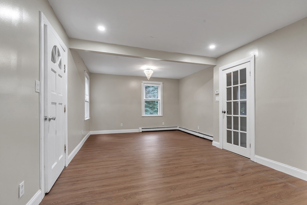 2 Clarendon St