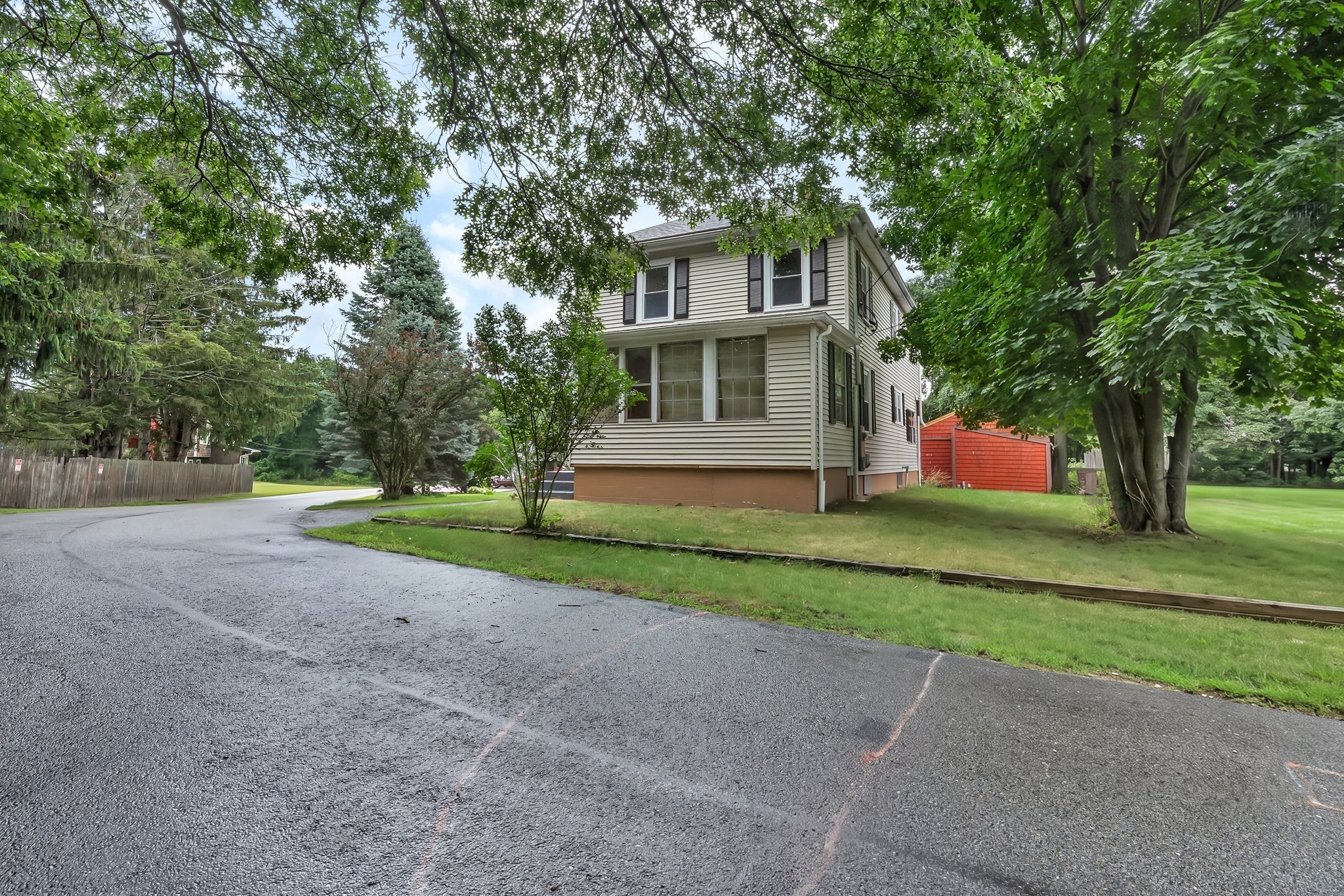 2 Clarendon St