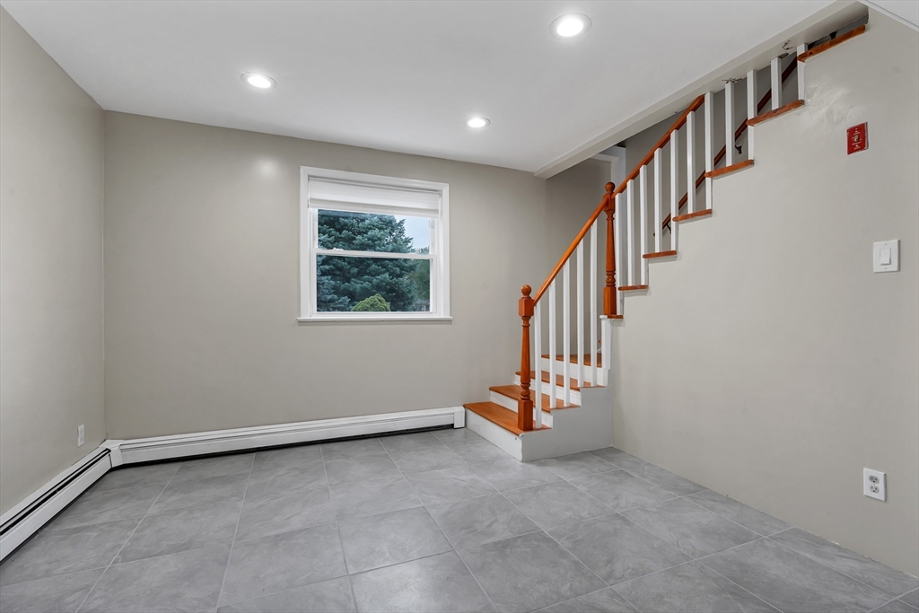2 Clarendon St