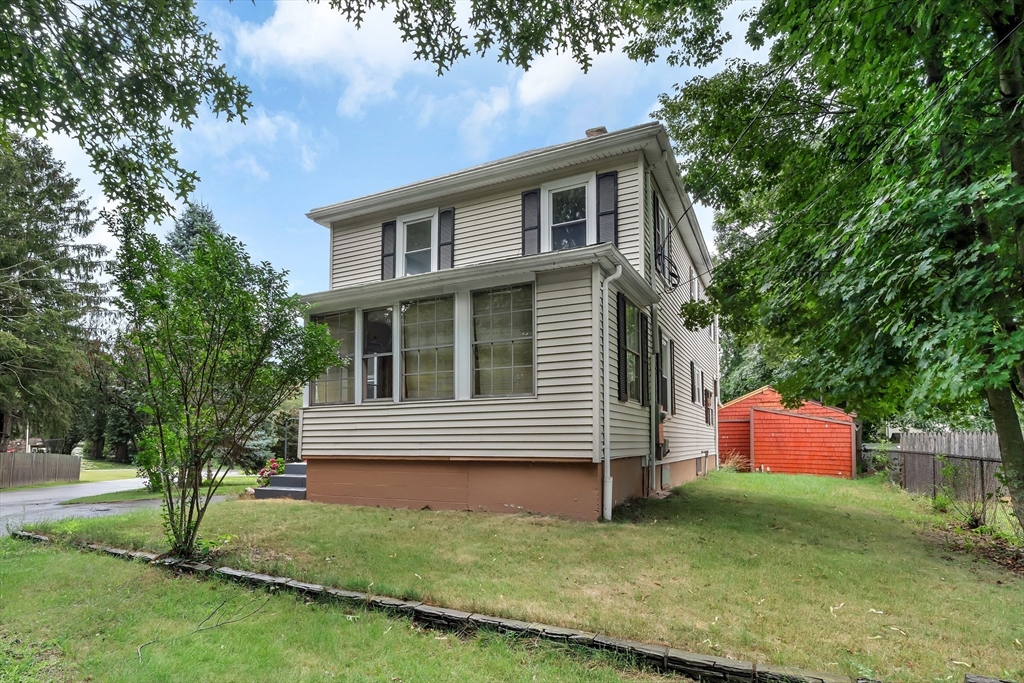 2 Clarendon St