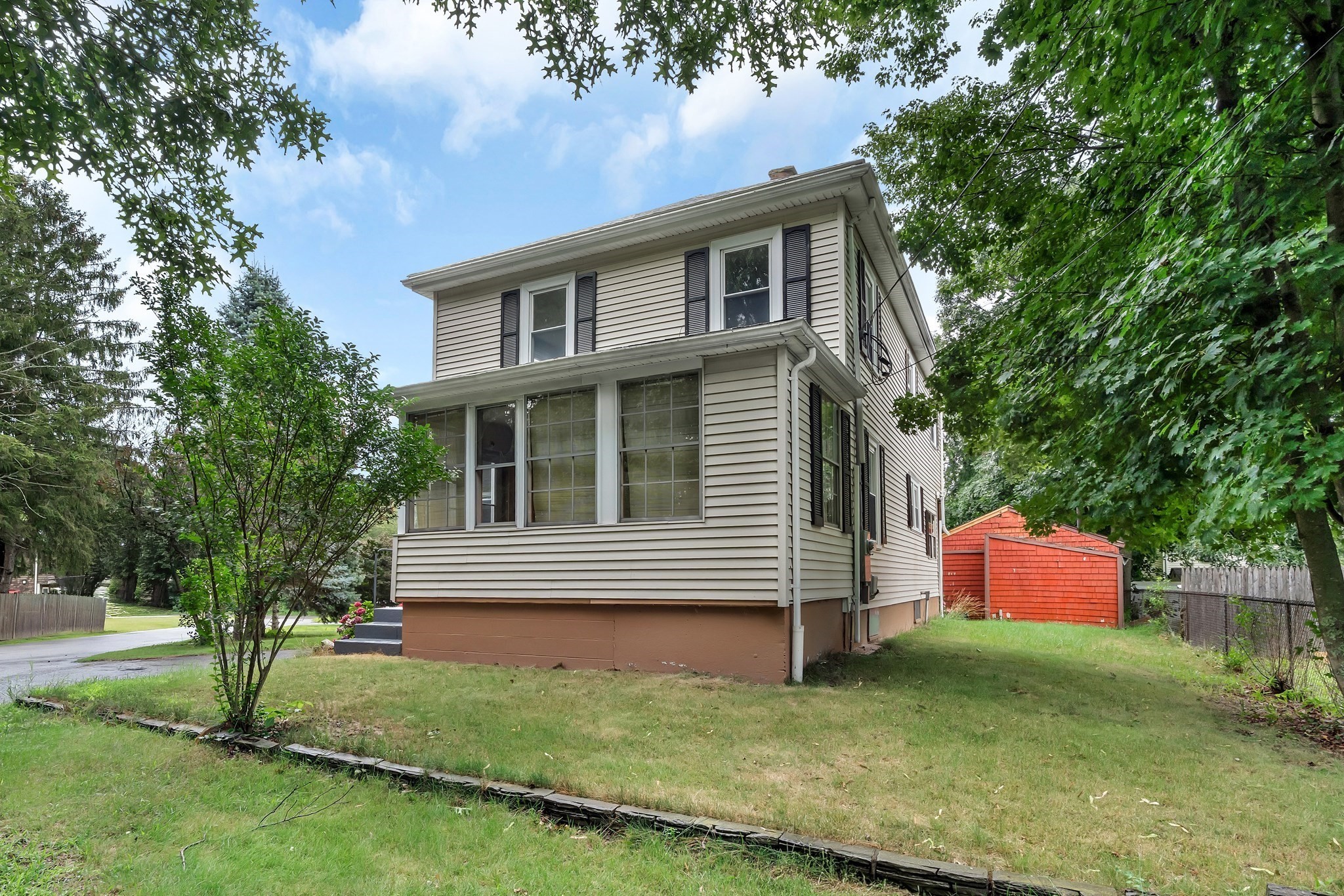 2 Clarendon St