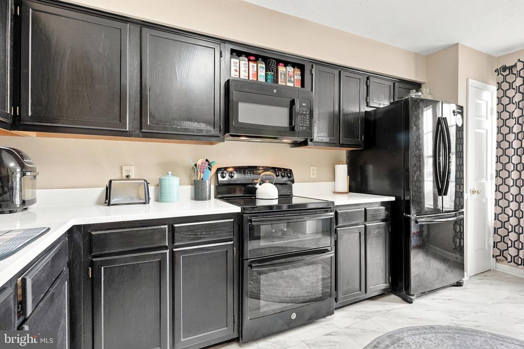 633 BRIDLEWOOD DRIVE