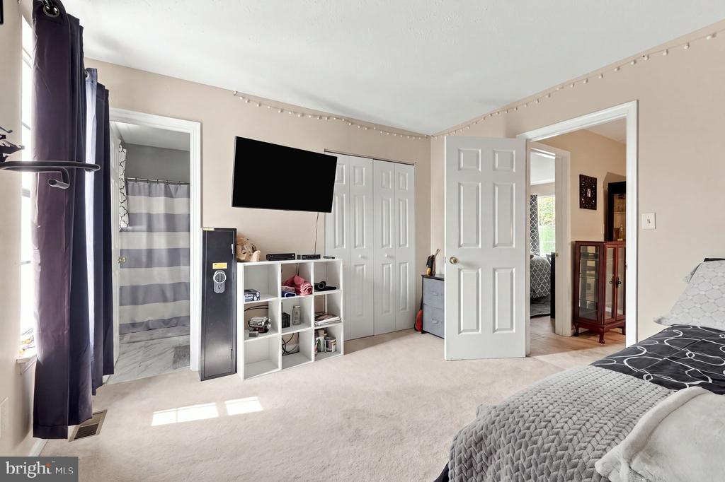 633 BRIDLEWOOD DRIVE