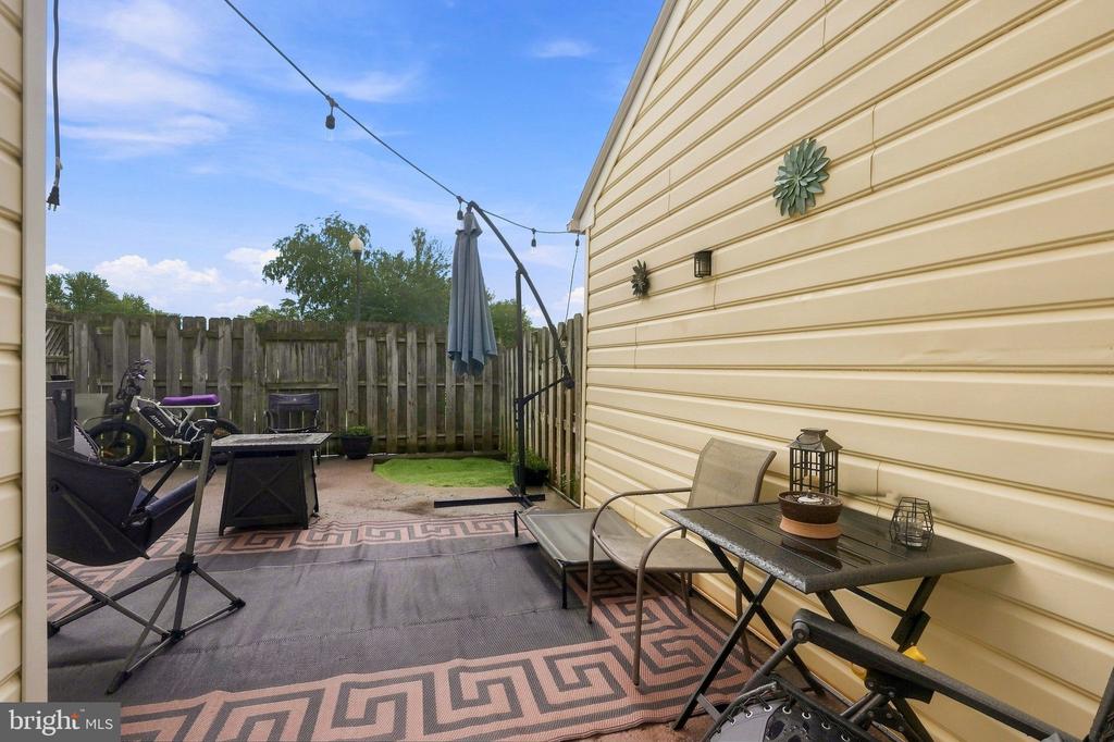 633 BRIDLEWOOD DRIVE