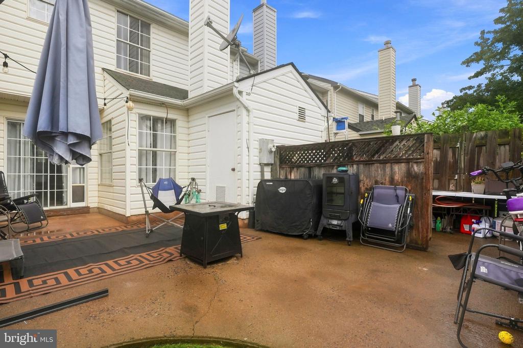 633 BRIDLEWOOD DRIVE