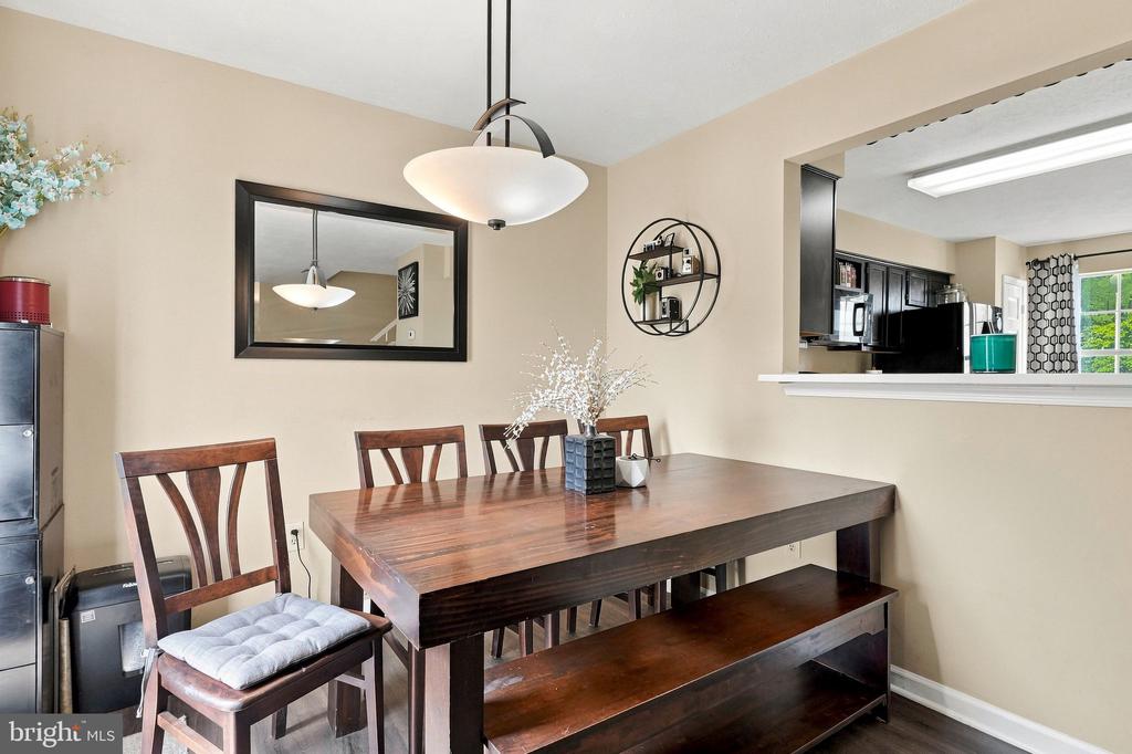 633 BRIDLEWOOD DRIVE