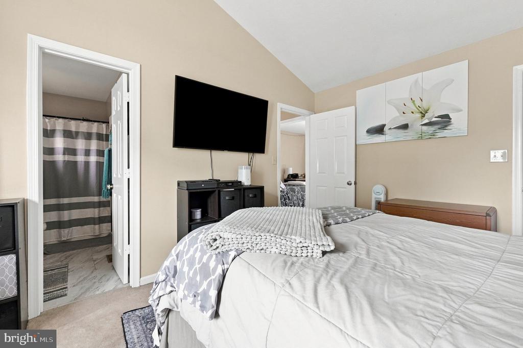 633 BRIDLEWOOD DRIVE