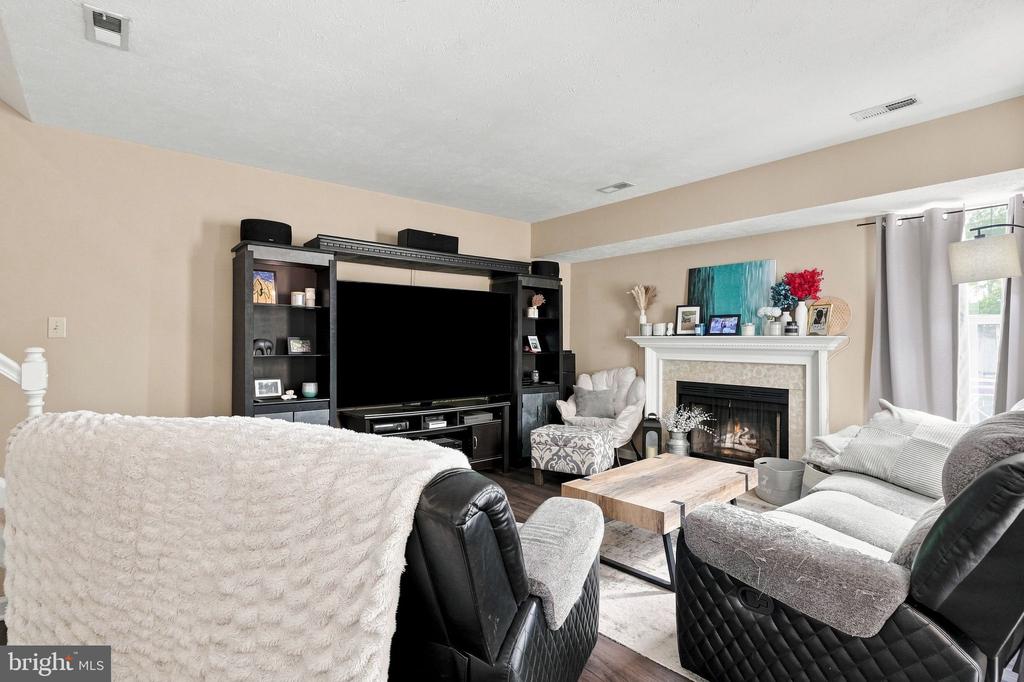 633 BRIDLEWOOD DRIVE