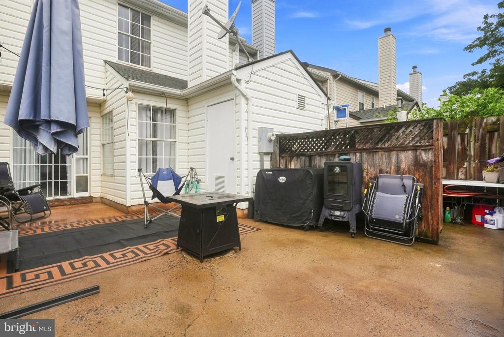 633 BRIDLEWOOD DRIVE