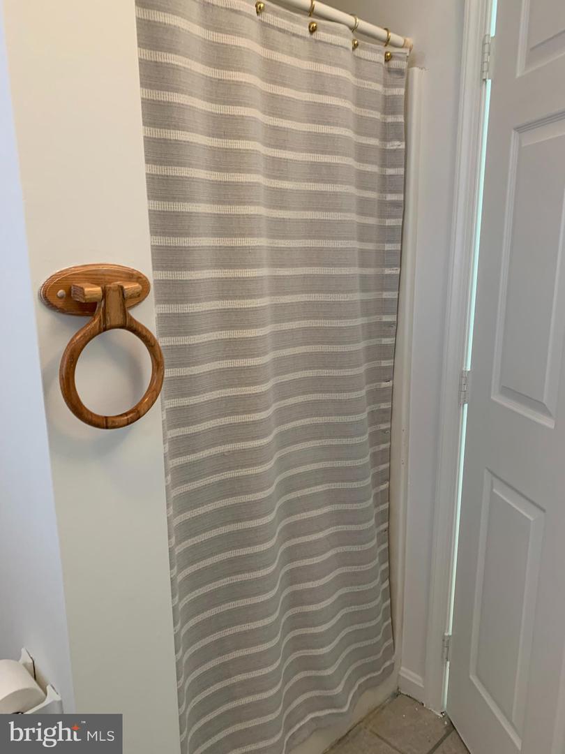 701 Lake Caroline Dr