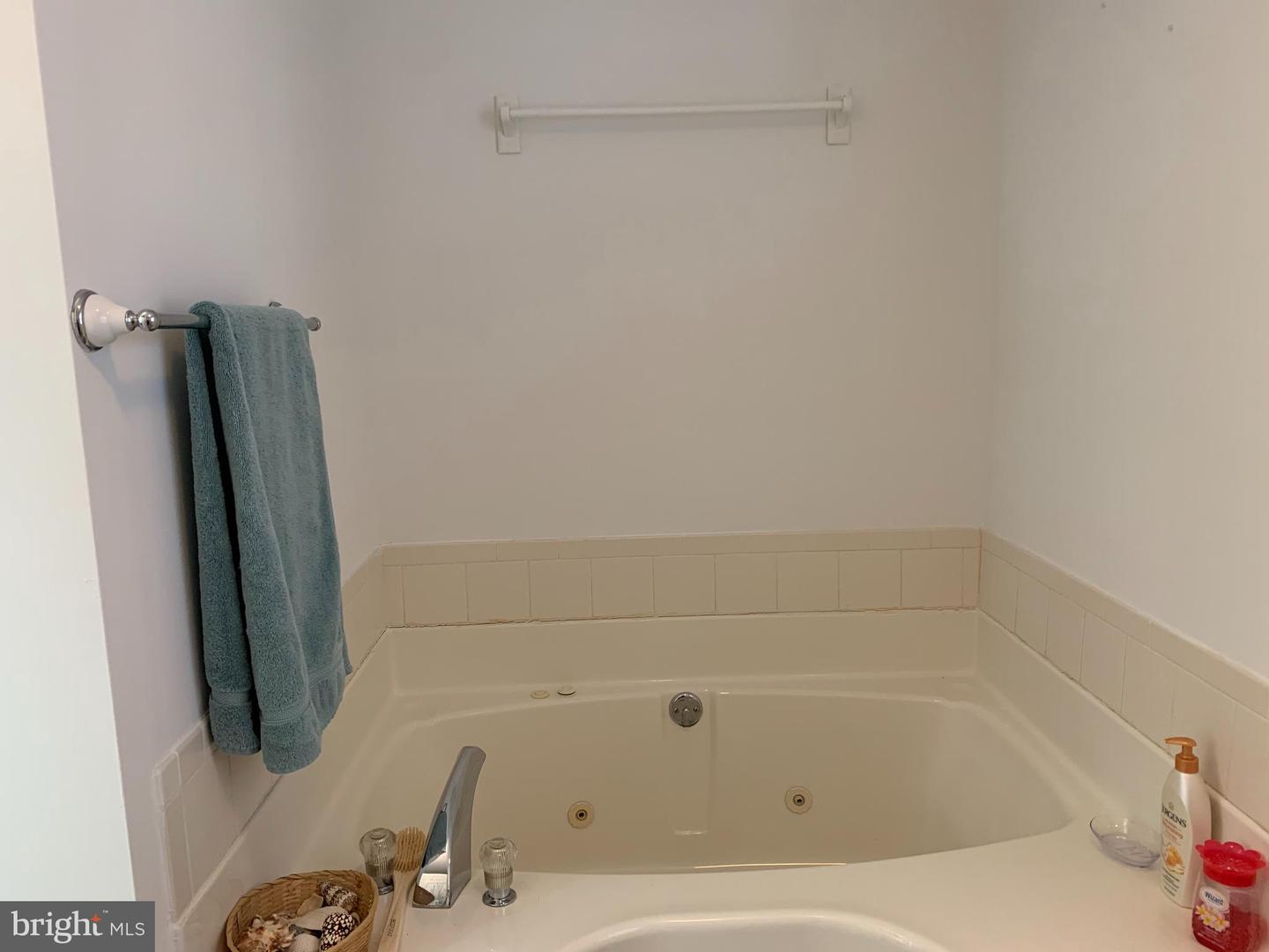 701 Lake Caroline Dr