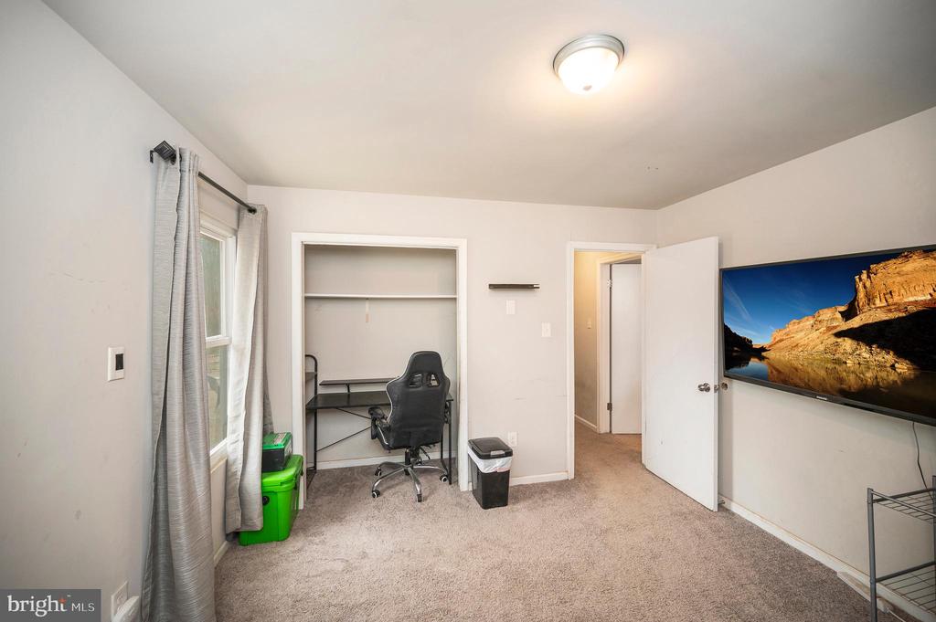 2416 QUAIL OAK DRIVE