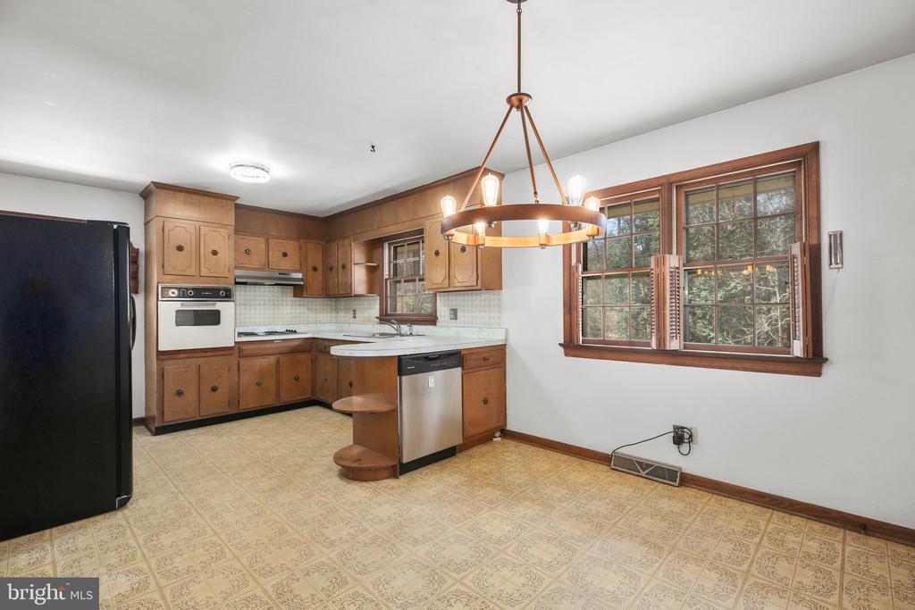 13360 Fredericksburg Tpke