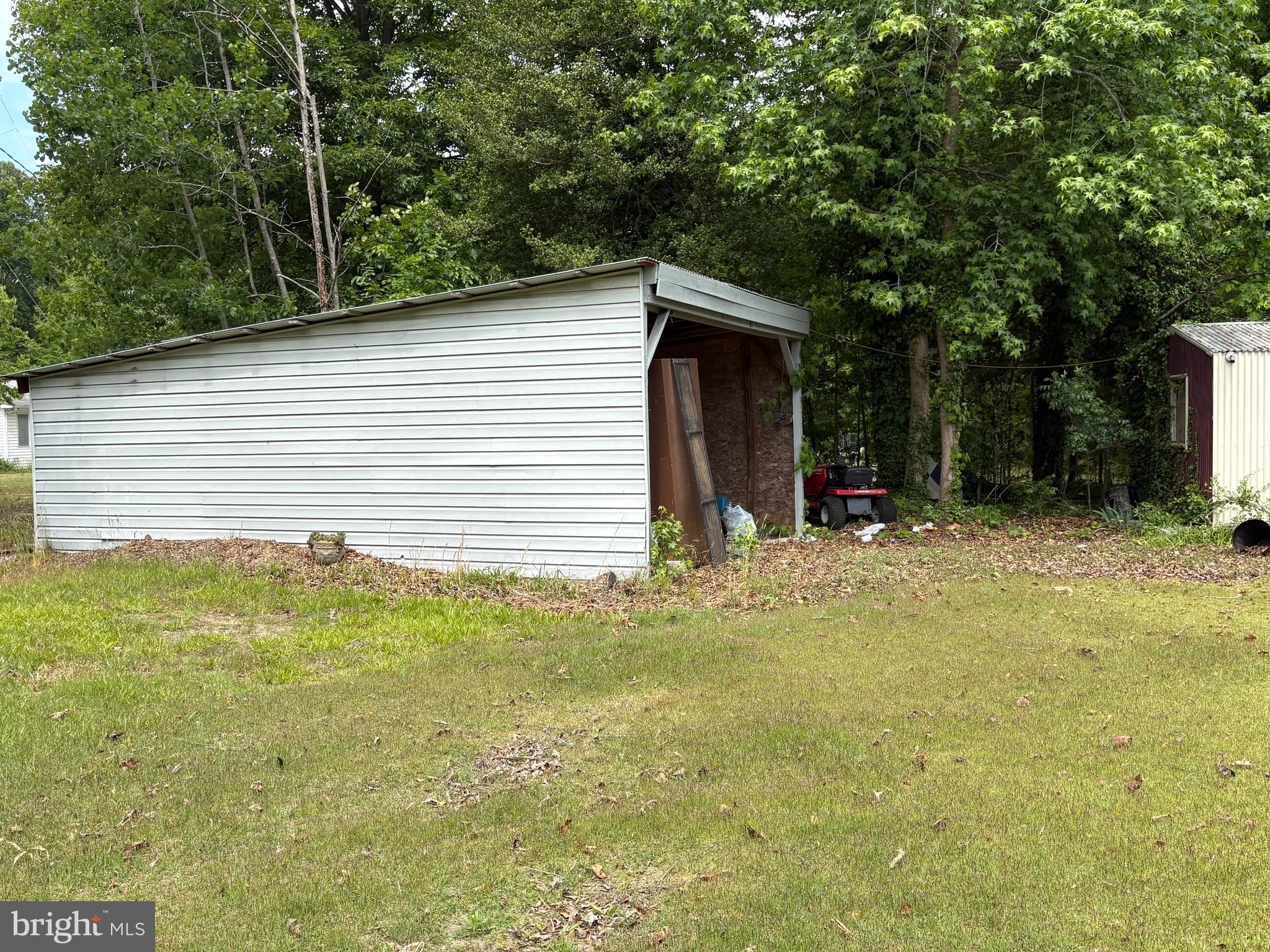 6647 QUARTERS ROAD
