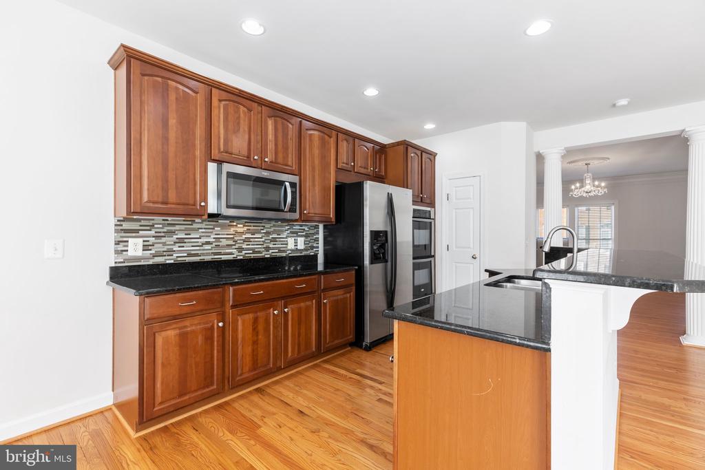 1002 HOTCHKISS PLACE