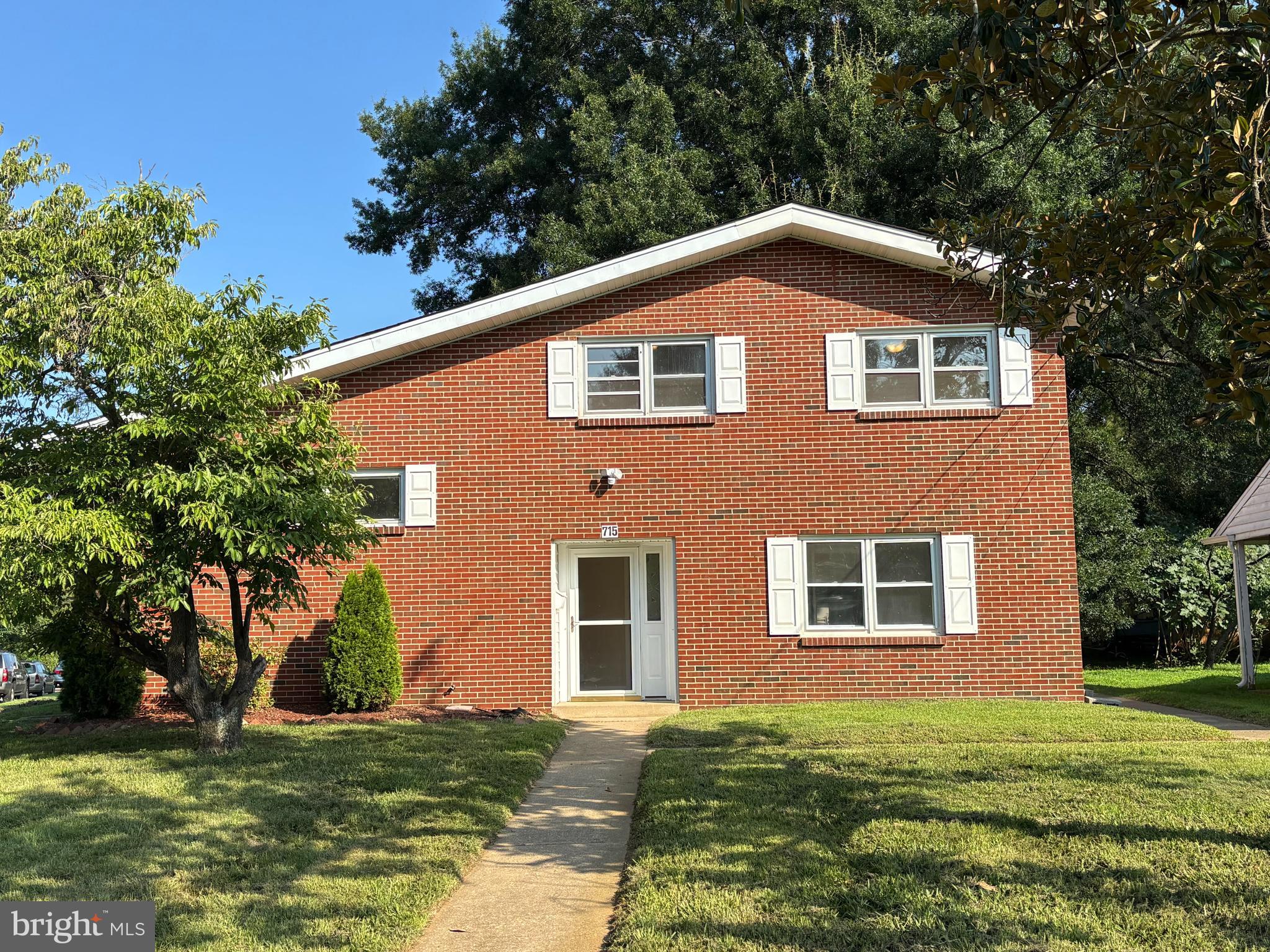 715 & 715 1/2 VIRGINIA AVENUE