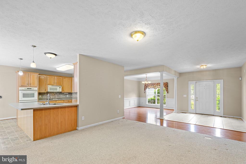 1107 GREAT OAKS LANE