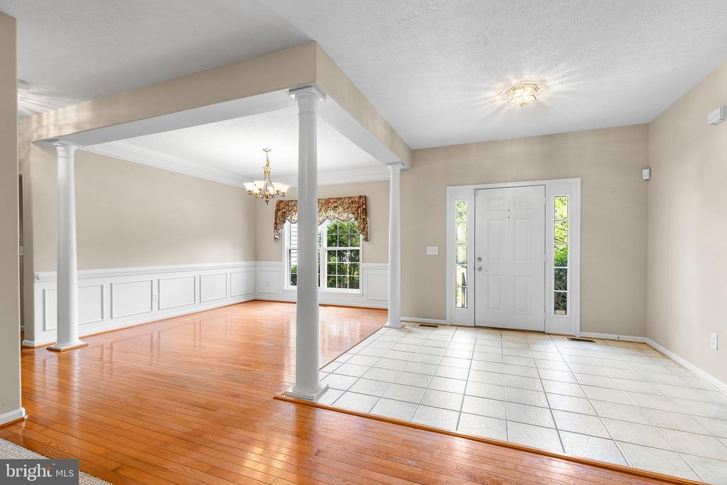 1107 GREAT OAKS LANE