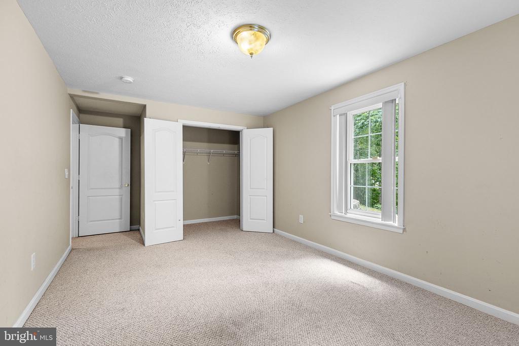 1107 GREAT OAKS LANE