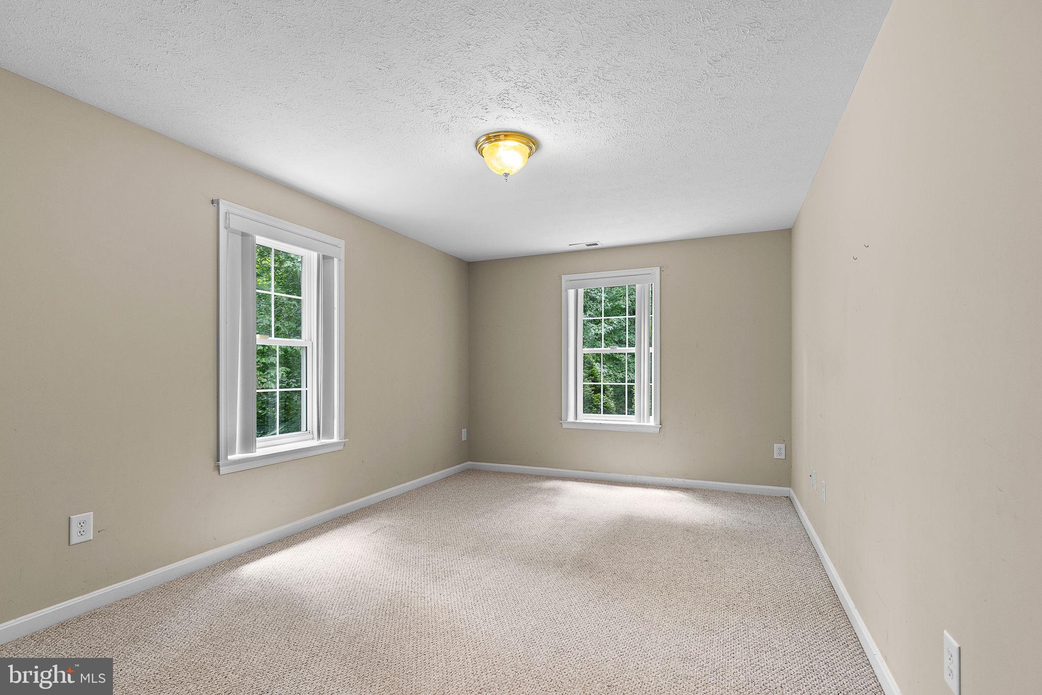 1107 GREAT OAKS LANE